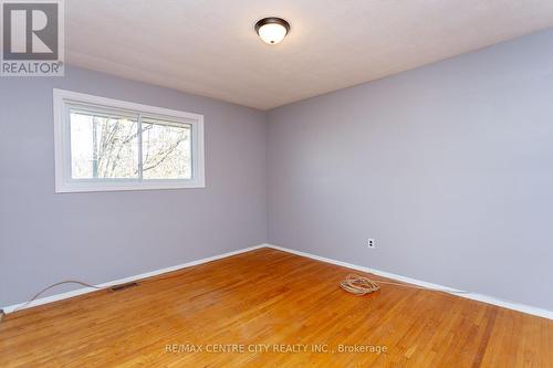 187 Middle Bedroom - 187-189 Taylor Street, London, ON - Indoor Photo Showing Other Room