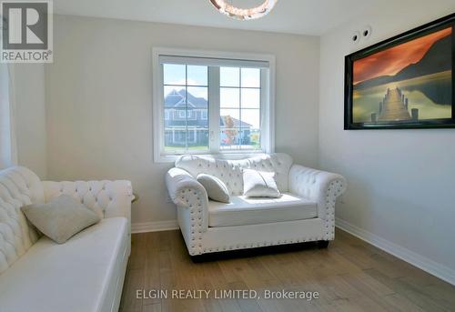 118 Benjamin Parkway, St. Thomas, ON - Indoor Photo Showing Living Room