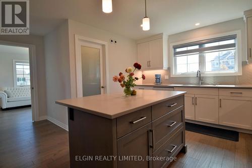 118 Benjamin Parkway, St. Thomas, ON - Indoor Photo Showing Kitchen