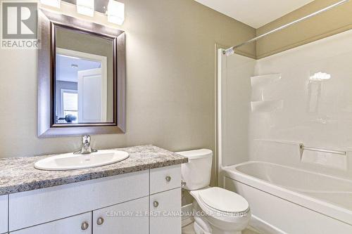 76 - 1375 Whetherfield Street, London, ON - Indoor Photo Showing Bathroom