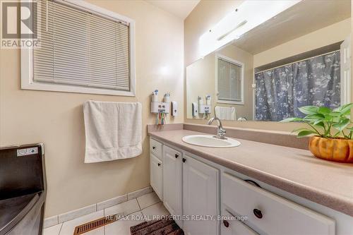 20 Histon Crescent, Brampton, ON - Indoor Photo Showing Bathroom