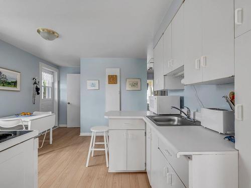 Kitchen - 10905Z  - 10907Z Rue Charmont, Québec (Les Rivières), QC - Indoor Photo Showing Kitchen