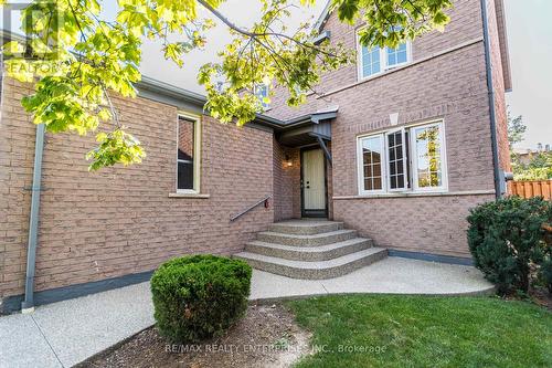 2924 Crosscurrent Drive, Mississauga (Meadowvale), ON - Outdoor