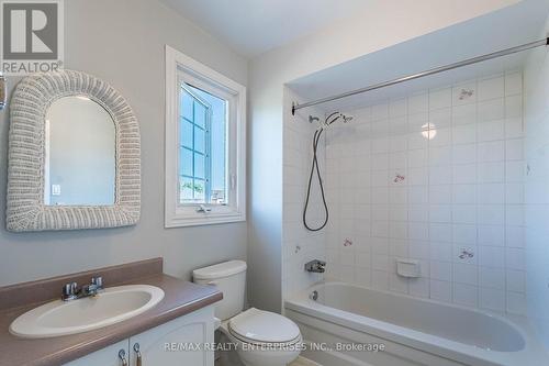 2924 Crosscurrent Drive, Mississauga (Meadowvale), ON - Indoor Photo Showing Bathroom