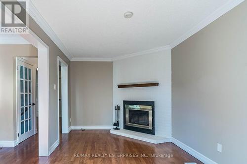 2924 Crosscurrent Drive, Mississauga (Meadowvale), ON - Indoor Photo Showing Living Room With Fireplace