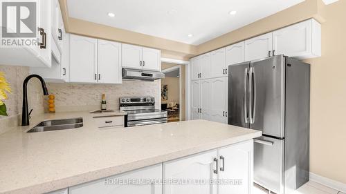 46 Velvet Grass Lane, Brampton, ON - Indoor Photo Showing Kitchen With Double Sink With Upgraded Kitchen