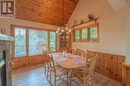 337 Philrick Drive, Galway-Cavendish And Harvey, ON - Indoor Photo Showing Dining Room