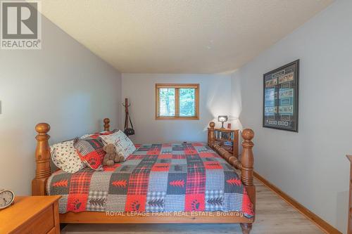 337 Philrick Drive, Galway-Cavendish And Harvey, ON - Indoor Photo Showing Bedroom