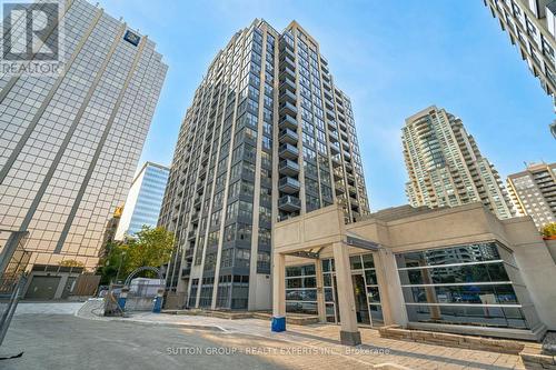 401 - 18 Hollywood Avenue, Toronto, ON - Outdoor With Balcony With Facade