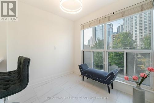 401 - 18 Hollywood Avenue, Toronto (Willowdale East), ON - Indoor