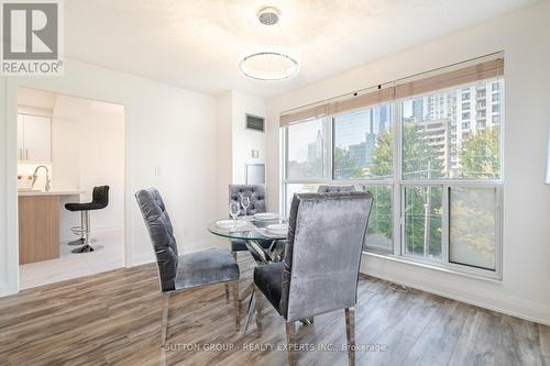 401 - 18 Hollywood Avenue, Toronto, ON - Indoor Photo Showing Dining Room