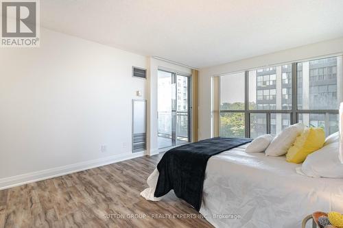 401 - 18 Hollywood Avenue, Toronto (Willowdale East), ON - Indoor Photo Showing Bedroom