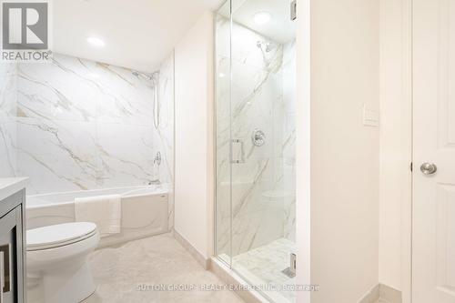 401 - 18 Hollywood Avenue, Toronto, ON - Indoor Photo Showing Bathroom