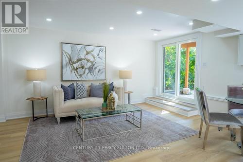 22 Reidmount Avenue, Toronto (Agincourt South-Malvern West), ON - Indoor Photo Showing Living Room