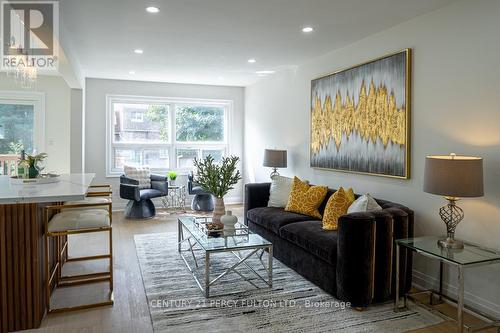 22 Reidmount Avenue, Toronto (Agincourt South-Malvern West), ON - Indoor Photo Showing Living Room