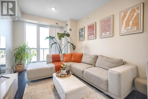 1017 - 9582 Markham Road S, Markham (Wismer), ON - Indoor Photo Showing Living Room