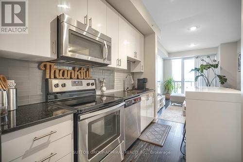 1017 - 9582 Markham Road S, Markham (Wismer), ON - Indoor Photo Showing Kitchen