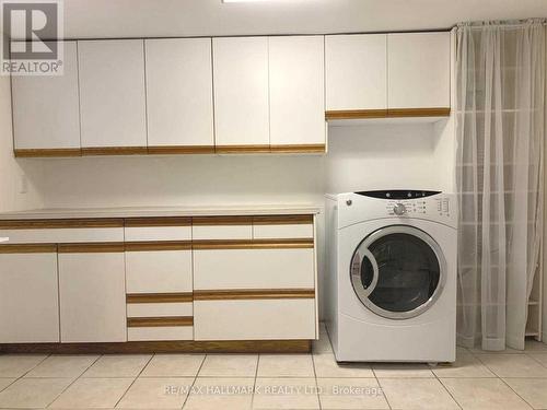 576 Drymen Crescent, Mississauga, ON - Indoor Photo Showing Laundry Room