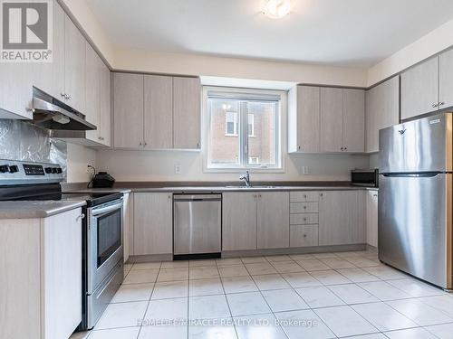 35 Sail Road, Brampton, ON - Indoor Photo Showing Kitchen