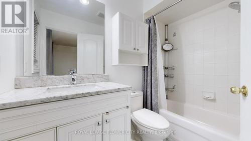 454 Krotonne Crescent, Mississauga, ON - Indoor Photo Showing Bathroom