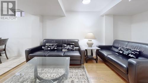 454 Krotonne Crescent, Mississauga, ON - Indoor Photo Showing Living Room