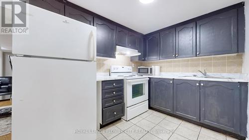 454 Krotonne Crescent, Mississauga (Meadowvale Village), ON - Indoor Photo Showing Kitchen