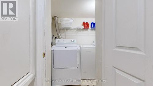 454 Krotonne Crescent, Mississauga, ON - Indoor Photo Showing Laundry Room