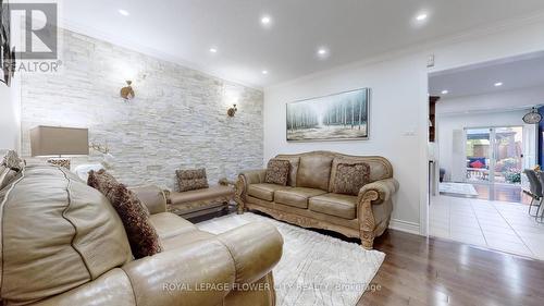 454 Krotonne Crescent, Mississauga (Meadowvale Village), ON - Indoor Photo Showing Living Room