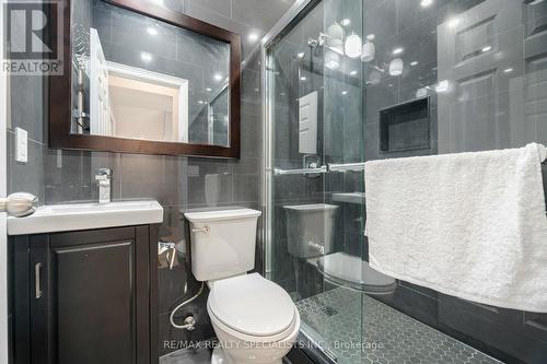 2 Belleville Drive, Brampton (Vales Of Castlemore North), ON - Indoor Photo Showing Bathroom