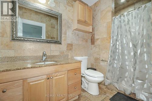 2 Belleville Drive, Brampton (Vales Of Castlemore North), ON - Indoor Photo Showing Bathroom