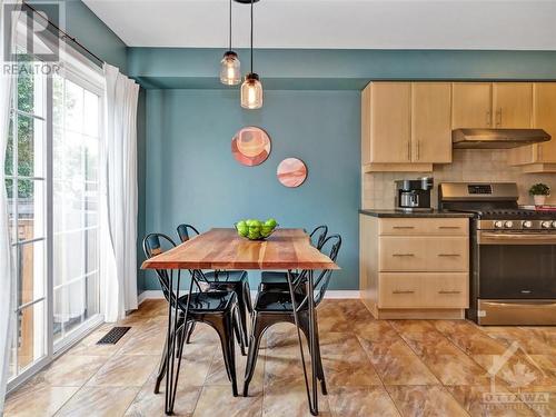 424 Ashbourne Crescent, Ottawa, ON - Indoor Photo Showing Dining Room