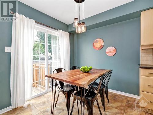 424 Ashbourne Crescent, Ottawa, ON - Indoor Photo Showing Dining Room