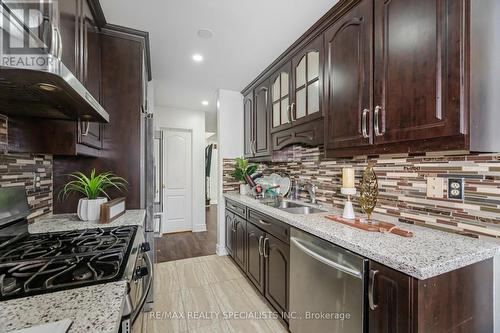 27 Coachwhip Road, Brampton (Sandringham-Wellington), ON - Indoor Photo Showing Kitchen With Double Sink