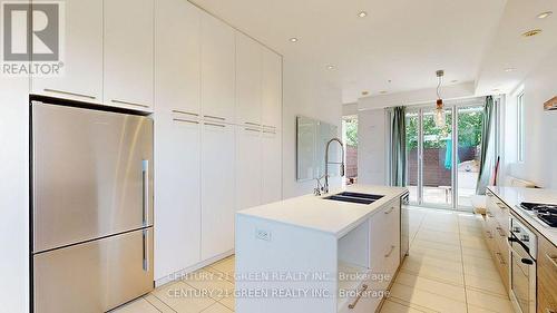 8 - 56 Lippincott Street, Toronto, ON - Indoor Photo Showing Kitchen With Double Sink With Upgraded Kitchen