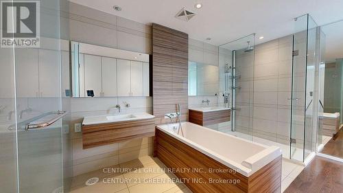 8 - 56 Lippincott Street, Toronto, ON - Indoor Photo Showing Bathroom