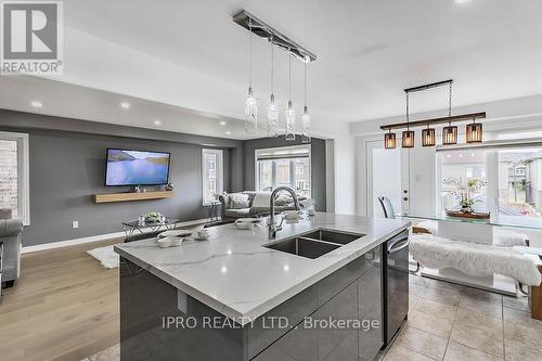 26 Willoughby Way S, New Tecumseth, ON - Indoor Photo Showing Kitchen With Double Sink