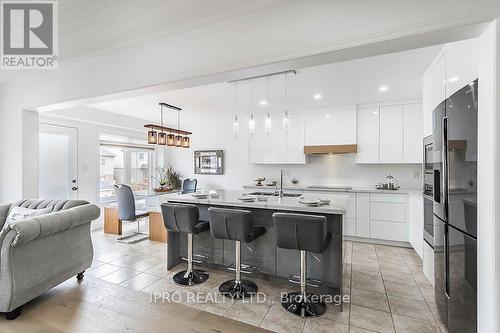 26 Willoughby Way S, New Tecumseth (Alliston), ON - Indoor Photo Showing Kitchen With Upgraded Kitchen