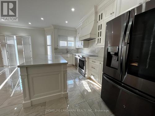 50 Oland Dr, Vaughan (Vellore Village), ON - Indoor Photo Showing Kitchen With Upgraded Kitchen