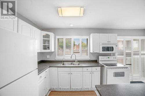 33 - 1020 Central Park Drive, Brampton (Brampton North), ON - Indoor Photo Showing Kitchen