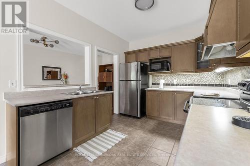 4131 Medland Drive, Burlington, ON - Indoor Photo Showing Kitchen With Double Sink