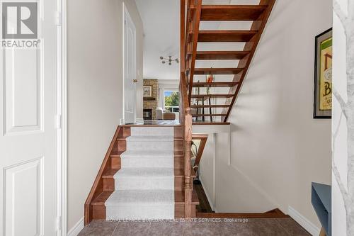 4131 Medland Drive, Burlington, ON - Indoor Photo Showing Other Room