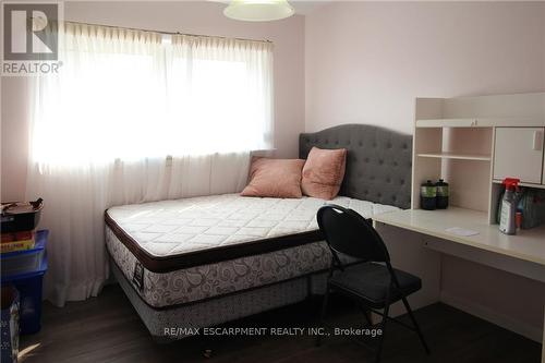 24 Leadale Place, Hamilton (Landsdale), ON - Indoor Photo Showing Bedroom