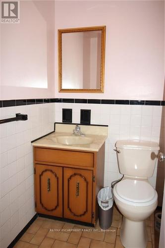 24 Leadale Place, Hamilton (Landsdale), ON - Indoor Photo Showing Bathroom