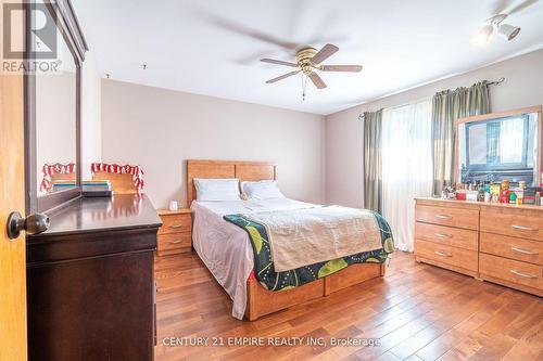 391 Briarhill Avenue, London, ON - Indoor Photo Showing Bedroom