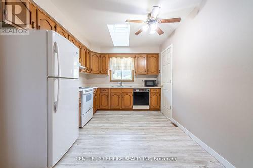 391 Briarhill Avenue, London, ON - Indoor Photo Showing Kitchen