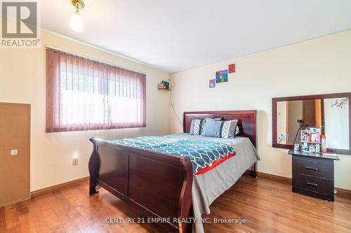 391 Briarhill Avenue, London, ON - Indoor Photo Showing Bedroom