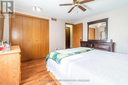 391 Briarhill Avenue, London, ON - Indoor Photo Showing Bedroom