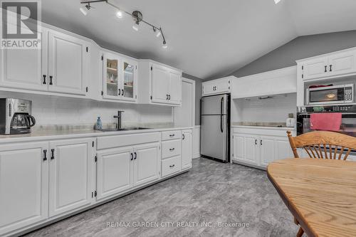 270 Erie Boulevard, Norfolk, ON - Indoor Photo Showing Kitchen