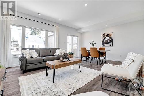 815 Norton Avenue, Ottawa, ON - Indoor Photo Showing Living Room