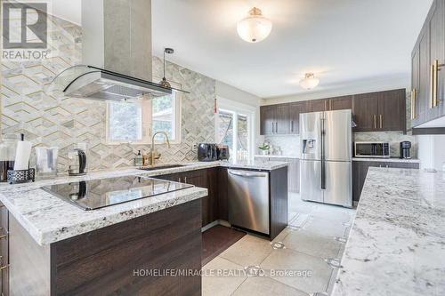 173 Oriole Drive, East Gwillimbury, ON - Indoor Photo Showing Kitchen With Upgraded Kitchen